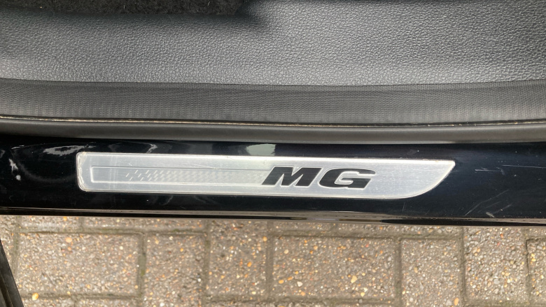 MG HS 1.5 T-GDI PHEV Trophy 5dr Auto Hatchback